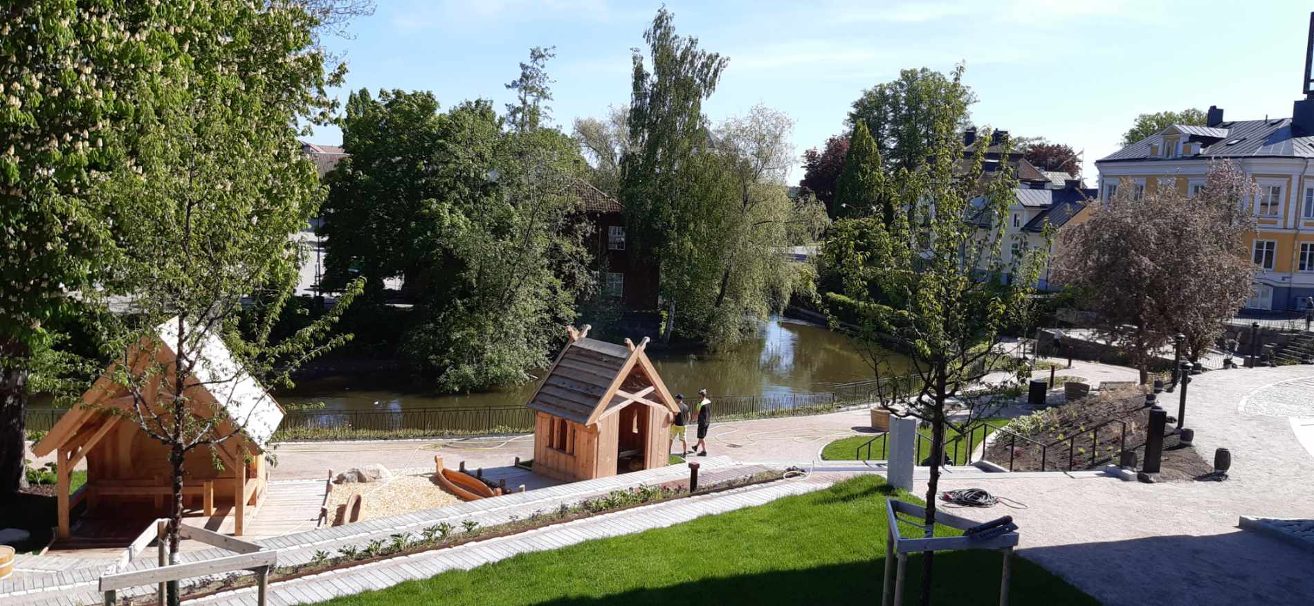 park med lekstugor