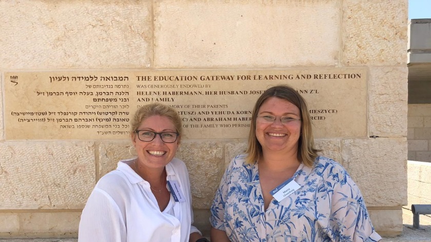 Emilia och Maria på Yad Vashem